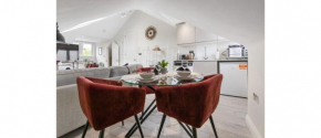 The Staycation Spot: Luxe Studio